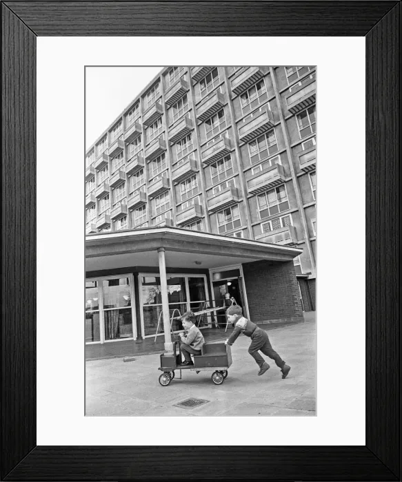 Framed Print : Break time at the St Mary Redcliffe Nursery School, Bristol Framed Print : Break time at the St Mary Redcliffe Nursery School, Bristol