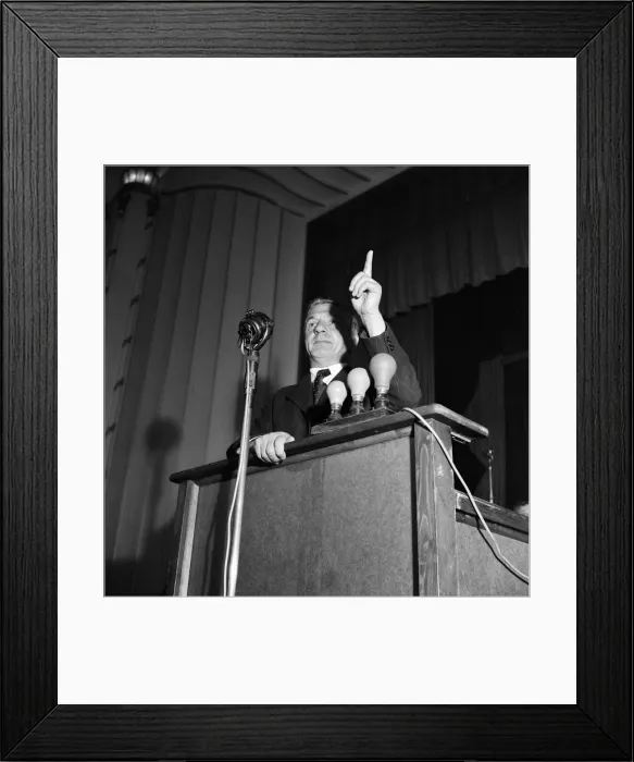 Framed Print : Stoke-on-Trent South Member of Parliament Ellis Smith speaking at the Labour Party