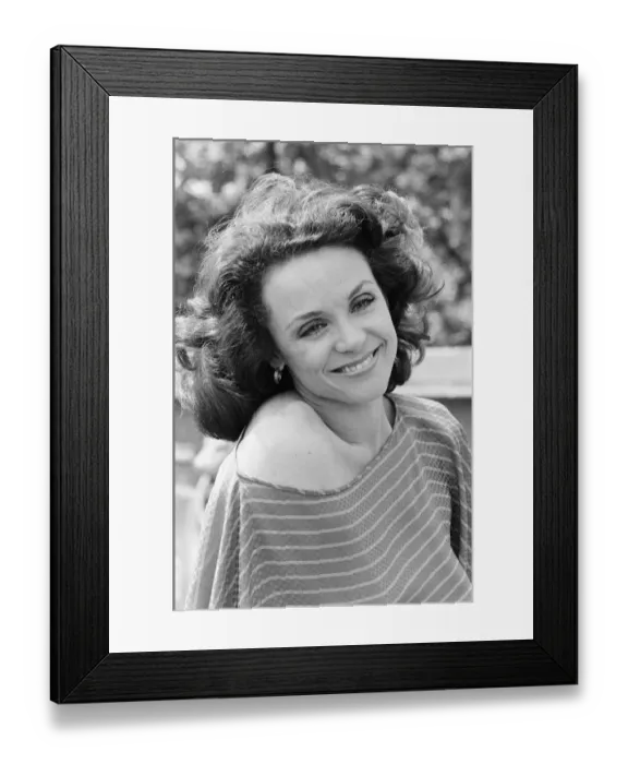 Framed Print : Valerie Harper, American actress and star of TV Series Rhoda, photocall in London