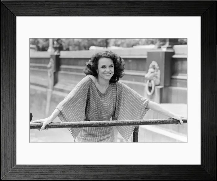 Framed Print : Valerie Harper, American actress and star of TV Series Rhoda, photocall in London