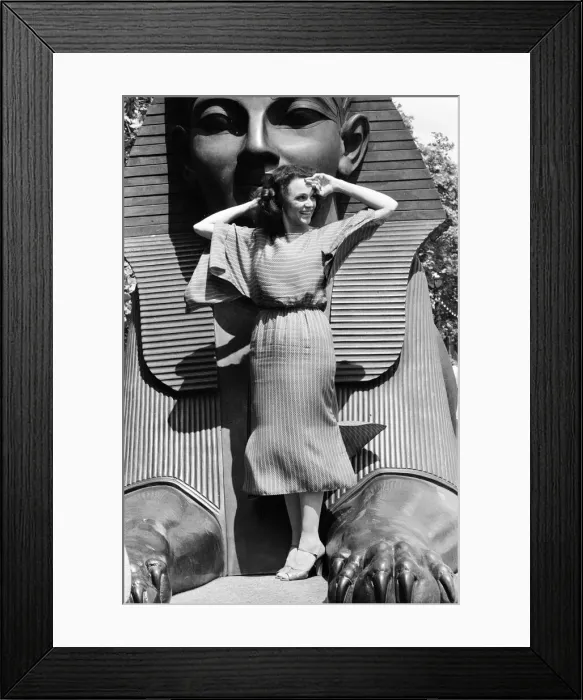Framed Print : Valerie Harper, American actress and star of TV Series Rhoda, photocall in London Framed Print : Valerie Harper, American actress and star of TV Series Rhoda, photocall in London
