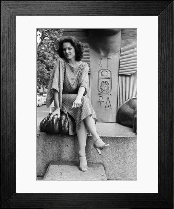 Framed Print : Valerie Harper, American actress and star of TV Series Rhoda, photocall in London Framed Print : Valerie Harper, American actress and star of TV Series Rhoda, photocall in London