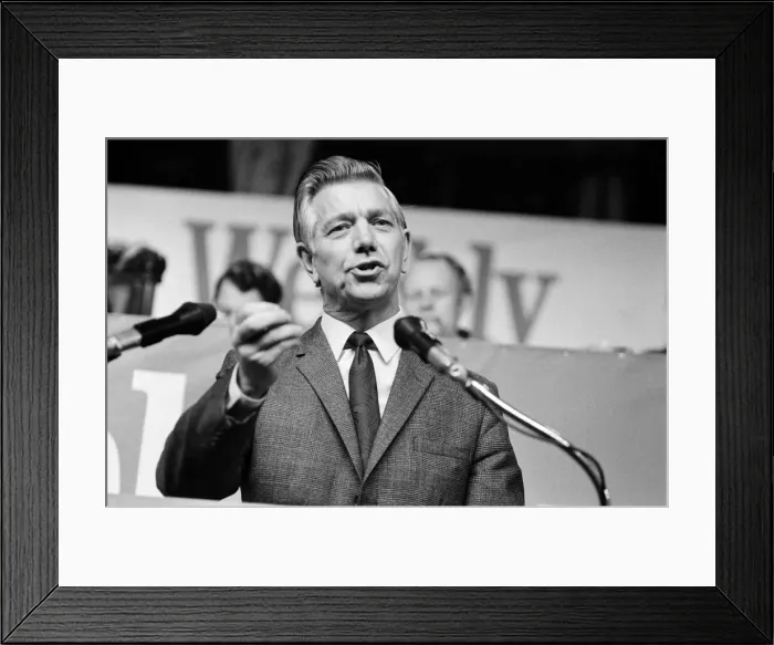 Framed Print : Jack Ashley speaking at the Labour Party Conference. 8th October 1971 Framed Print : Jack Ashley speaking at the Labour Party Conference. 8th October 1971