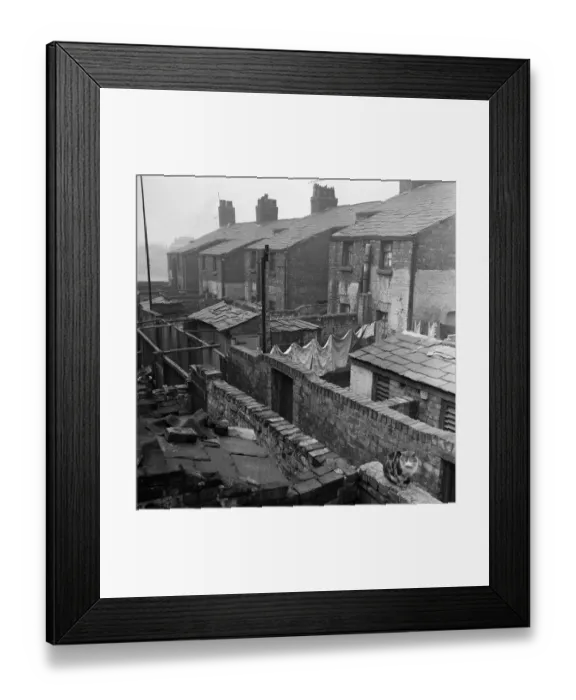 Framed Print : Slum living conditions in the north west of England. 3rd April 1960 Framed Print : Slum living conditions in the north west of England. 3rd April 1960