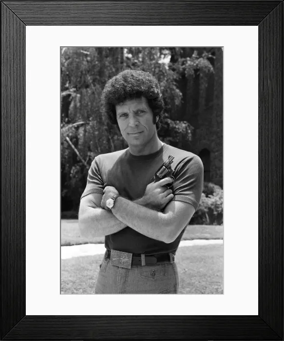 Framed Print : Tom Jones at home in Beverly Hills, California. 14th April 1977 Framed Print : Tom Jones at home in Beverly Hills, California. 14th April 1977