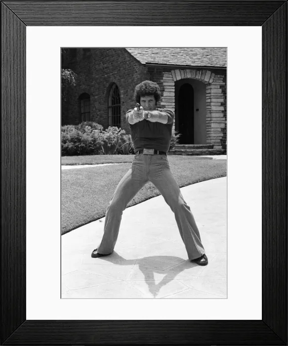 Framed Print : Tom Jones at home in Beverly Hills, California. 14th April 1977 Framed Print : Tom Jones at home in Beverly Hills, California. 14th April 1977