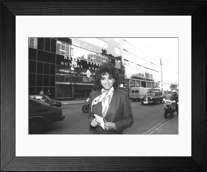 Framed Print : Halle Berry Miss USA at the Daily Express, Fleet Street, London - November 1986 Framed Print : Halle Berry Miss USA at the Daily Express, Fleet Street, London - November 1986