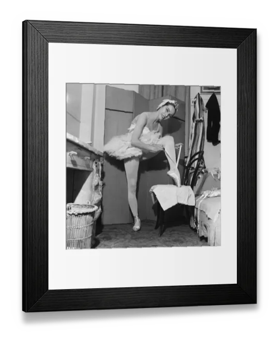 Framed Print : Maria Tallchief, American Ballerina, of the New York City Ballet Company Framed Print : Maria Tallchief, American Ballerina, of the New York City Ballet Company