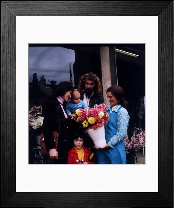 Framed Print : Billy Connolly with his ex wife Iris and children in September 1974 With Framed Print : Billy Connolly with his ex wife Iris and children in September 1974 With