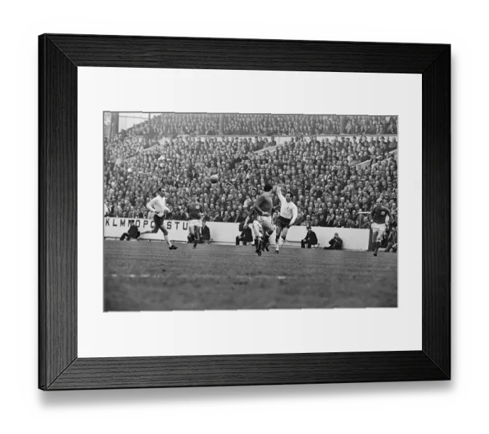 Framed Print : Nottingham Forest 1 v Tottenham Hotspur 2. FA Cup Semi-final match at Hillsborough Framed Print : Nottingham Forest 1 v Tottenham Hotspur 2. FA Cup Semi-final match at Hillsborough