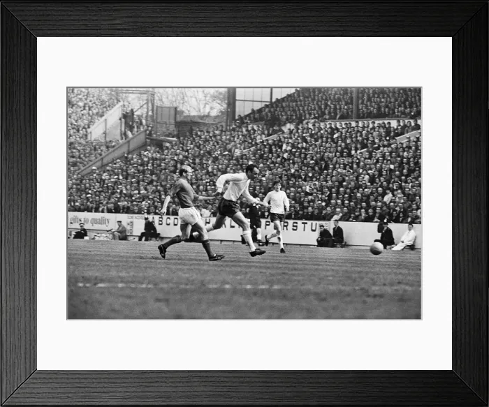 Framed Print : Nottingham Forest 1 v Tottenham Hotspur 2. FA Cup Semi-final match at Hillsborough Framed Print : Nottingham Forest 1 v Tottenham Hotspur 2. FA Cup Semi-final match at Hillsborough