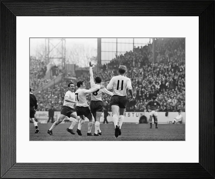 Framed Print : Nottingham Forest 1 v Tottenham Hotspur 2. FA Cup Semi-final match at Hillsborough Framed Print : Nottingham Forest 1 v Tottenham Hotspur 2. FA Cup Semi-final match at Hillsborough