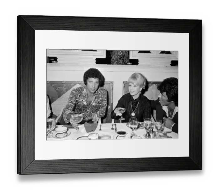 Framed Print : Tom Jones birthday party in Las Vegas with guest Debbie Reynolds. June 1974 Framed Print : Tom Jones birthday party in Las Vegas with guest Debbie Reynolds. June 1974