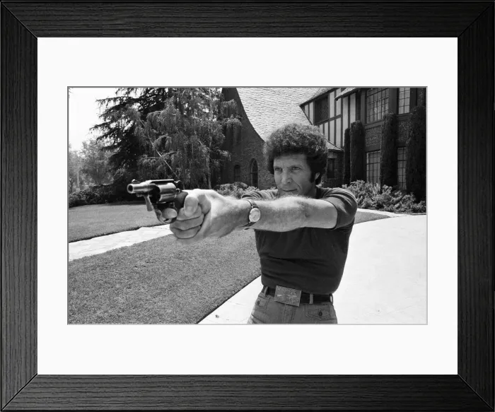 Framed Print : Tom Jones at home in Beverly Hills, California. 14th April 1977 Framed Print : Tom Jones at home in Beverly Hills, California. 14th April 1977