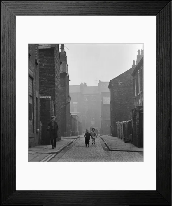 Framed Print : Slum living conditions in the north west of England. 3rd April 1960 Framed Print : Slum living conditions in the north west of England. 3rd April 1960