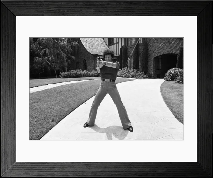 Framed Print : Tom Jones at home in Beverly Hills, California. 14th April 1977 Framed Print : Tom Jones at home in Beverly Hills, California. 14th April 1977