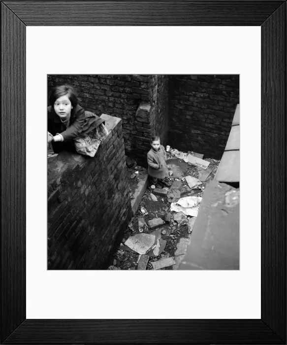 Framed Print : Slum housing in Salford. 3rd April 1960 Framed Print : Slum housing in Salford. 3rd April 1960