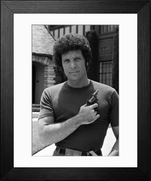 Framed Print : Tom Jones at home in Beverly Hills, California. 14th April 1977 Framed Print : Tom Jones at home in Beverly Hills, California. 14th April 1977