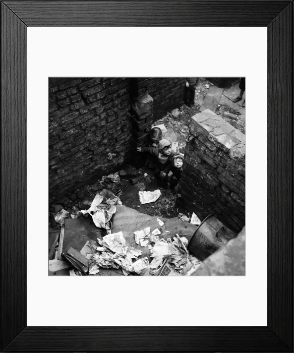 Framed Print : Slum housing in Salford. 3rd April 1960 Framed Print : Slum housing in Salford. 3rd April 1960