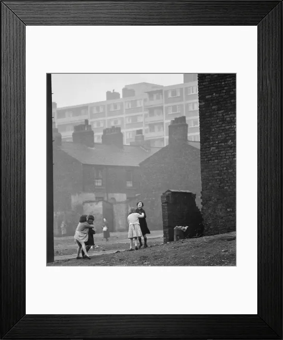 Framed Print : Slum housing in Salford. 3rd April 1960 Framed Print : Slum housing in Salford. 3rd April 1960