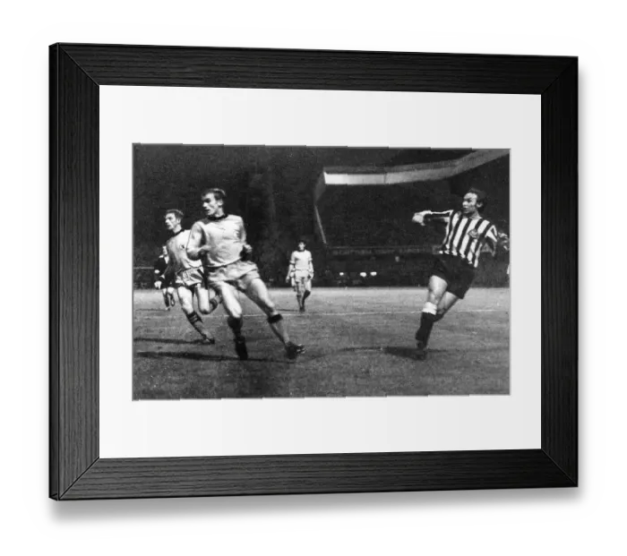 Framed Print : Dundee United 1-2 Newcastle, Inter-Cities Fairs Cup 1st Round 1st Leg match held Framed Print : Dundee United 1-2 Newcastle, Inter-Cities Fairs Cup 1st Round 1st Leg match held