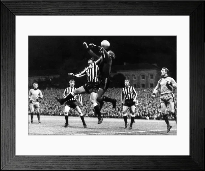Framed Print : Newcastle 1-0 Dundee United, Inter-Cities Fairs Cup 1st Round 2nd Leg match held at St Framed Print : Newcastle 1-0 Dundee United, Inter-Cities Fairs Cup 1st Round 2nd Leg match held at St