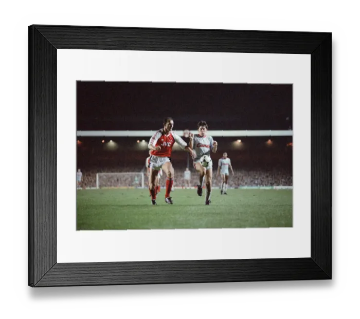 Framed Print : Arsenal 0 v 0 Liverpool, Littlewoods League Cup 3rd round (replay) at Highbury