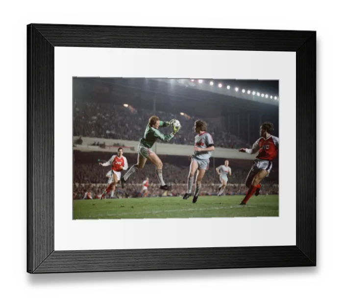 Framed Print : Arsenal 0 v 0 Liverpool, Littlewoods League Cup 3rd round (replay) at Highbury