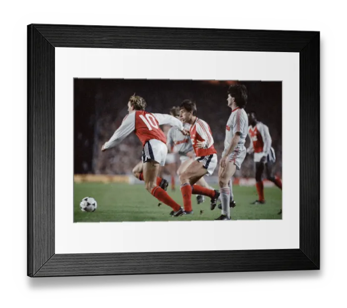 Framed Print : Arsenal 0 v 0 Liverpool, Littlewoods League Cup 3rd round (replay) at Highbury Framed Print : Arsenal 0 v 0 Liverpool, Littlewoods League Cup 3rd round (replay) at Highbury