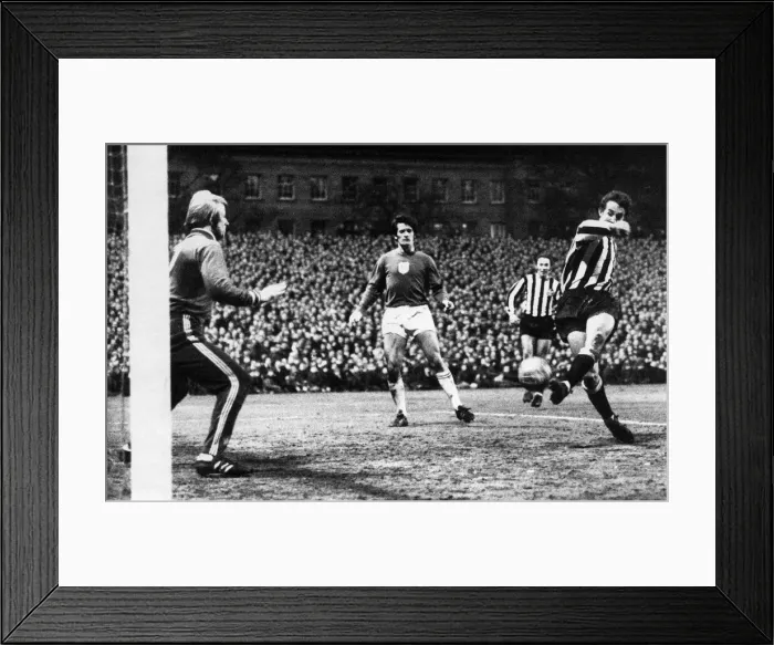 Framed Print : Newcastle United v Anderlecht, Inter Cities Fairs Cup, 4th round 2nd leg Framed Print : Newcastle United v Anderlecht, Inter Cities Fairs Cup, 4th round 2nd leg