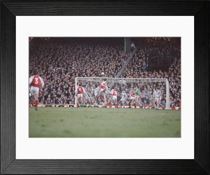 Framed Print : Arsenal 0 v 0 Liverpool, Littlewoods League Cup 3rd round (replay) at Highbury Framed Print : Arsenal 0 v 0 Liverpool, Littlewoods League Cup 3rd round (replay) at Highbury