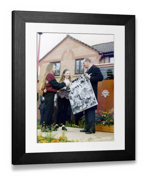 Framed Print : Prince Philip, Duke of Edinburgh visits Ambrose Gardens, Salford