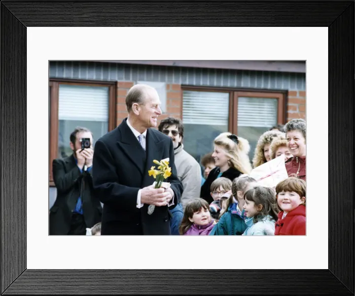Framed Print : Prince Philip, Duke of Edinburgh visits the Irlam Family Centre, Manchester Framed Print : Prince Philip, Duke of Edinburgh visits the Irlam Family Centre, Manchester