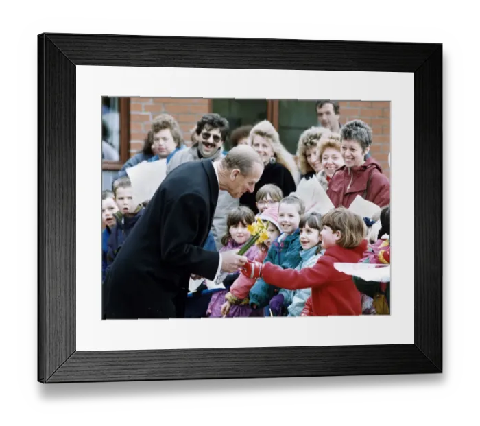 Framed Print : Prince Philip, Duke of Edinburgh visits Manchester. The Duke tours Ambrose Gardens Framed Print : Prince Philip, Duke of Edinburgh visits Manchester. The Duke tours Ambrose Gardens