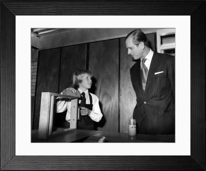 Framed Print : Prince Philip, Duke of Edinburgh talks to Timothy McCann during his tour of the art Framed Print : Prince Philip, Duke of Edinburgh talks to Timothy McCann during his tour of the art