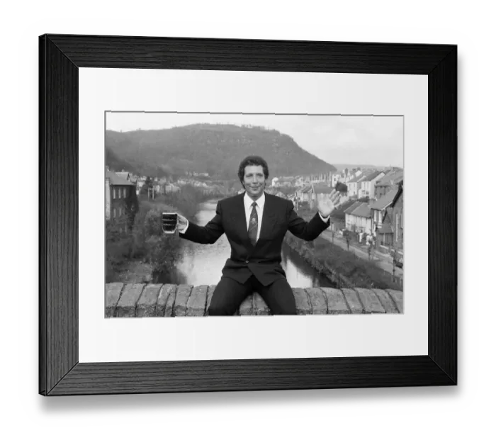 Framed Print : Tom Jones back home in Pontypridd, Wales. 2nd December 1987