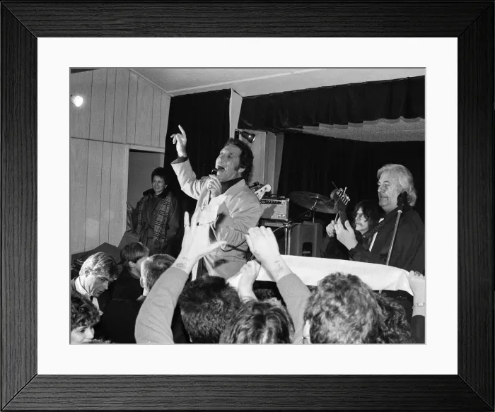 Framed Print : Tom Jones back home in Pontypridd, Wales. 2nd December 1987