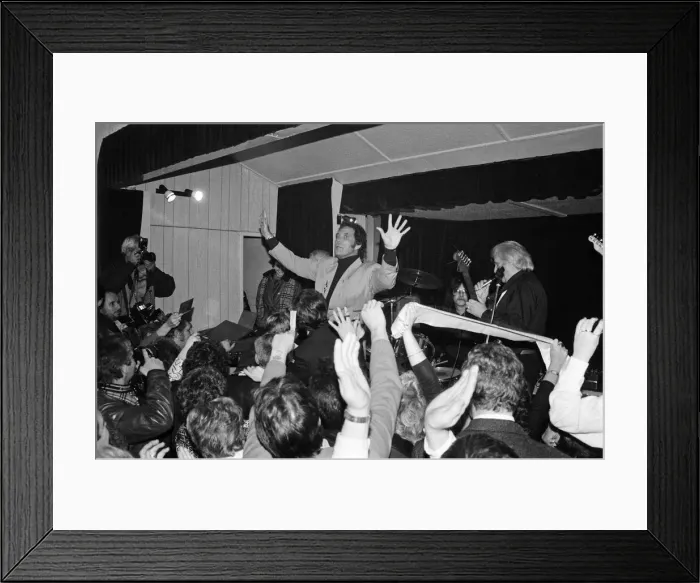 Framed Print : Tom Jones back home in Pontypridd, Wales. 2nd December 1987 Framed Print : Tom Jones back home in Pontypridd, Wales. 2nd December 1987