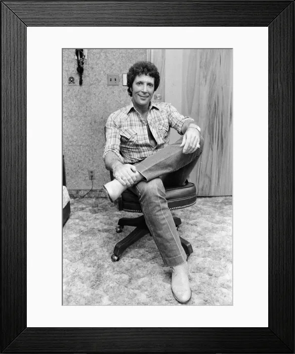 Framed Print : Tom Jones in concert in America. Pictured relaxing backstage. April 1983 Framed Print : Tom Jones in concert in America. Pictured relaxing backstage. April 1983