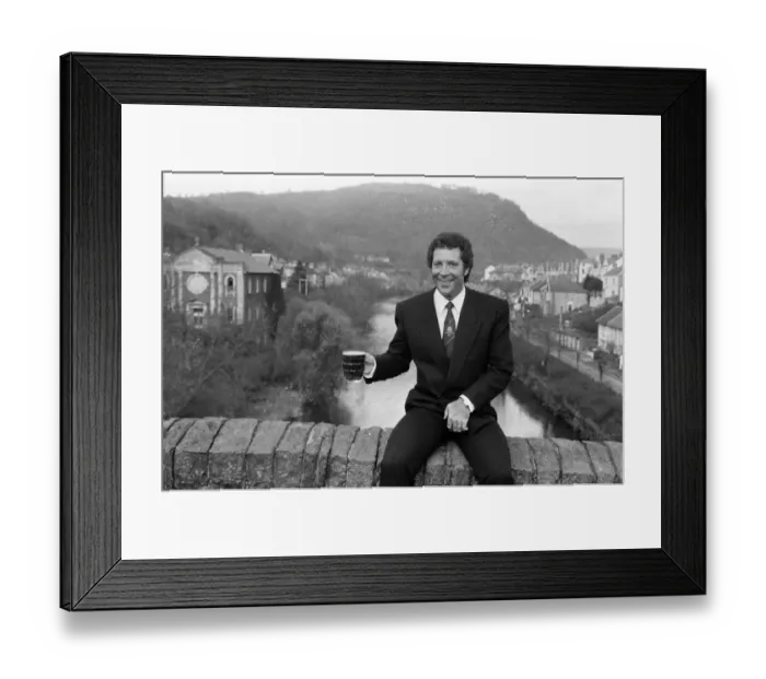Framed Print : Tom Jones back home in Pontypridd, Wales. 2nd December 1987 Framed Print : Tom Jones back home in Pontypridd, Wales. 2nd December 1987