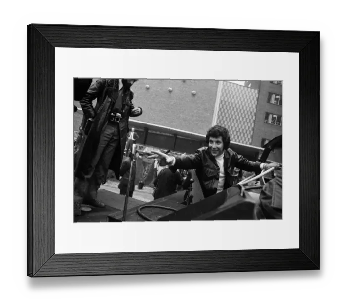 Framed Print : Tom Jones at the BBC Television Centre Wood Lane, to discuss plans for his first one man