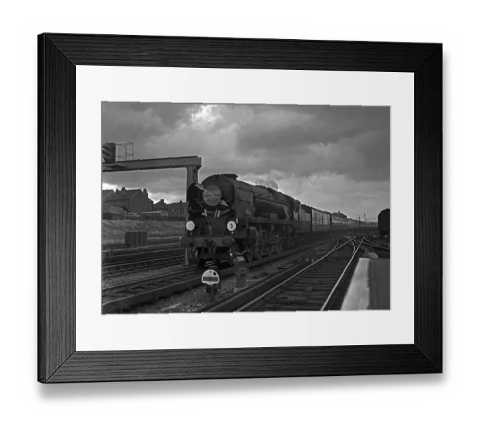 Framed Print : The Bulleid Pacific locomotive N?34100 Appledore hauling the last steam driven Golden