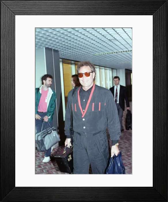 Framed Print : Singer Tom Jones at Heathrow Airport. 16th May 1992 Framed Print : Singer Tom Jones at Heathrow Airport. 16th May 1992