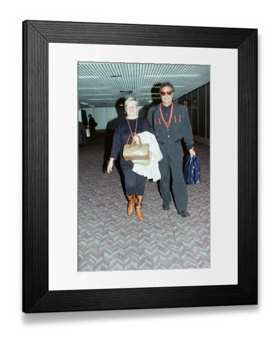 Framed Print : Singer Tom Jones and his wife Linda at Heathrow Airport. 16th May 1992