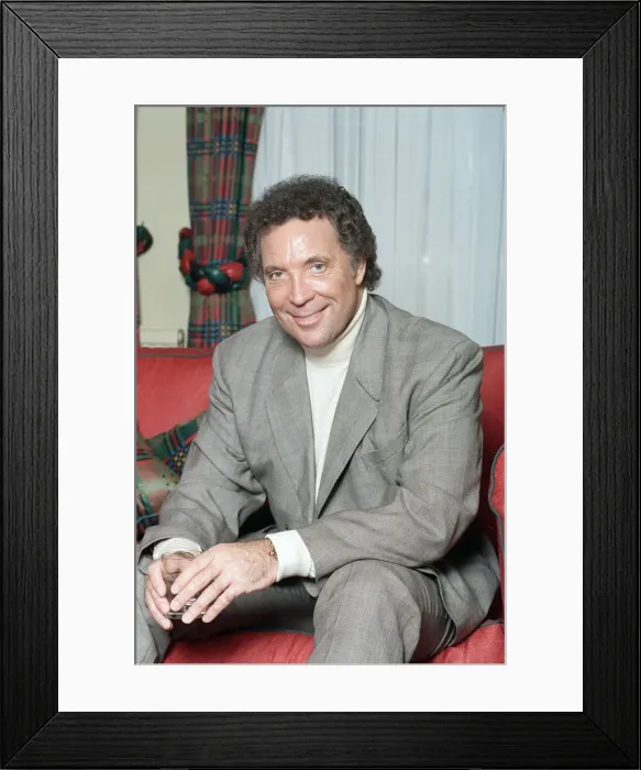 Framed Print : Singer Tom Jones. 19th March 1991 Framed Print : Singer Tom Jones. 19th March 1991