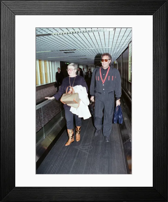 Framed Print : Singer Tom Jones and his wife Linda at Heathrow Airport. 16th May 1992