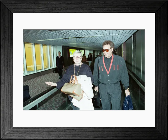 Framed Print : Singer Tom Jones and his wife Linda at Heathrow Airport. 16th May 1992 Framed Print : Singer Tom Jones and his wife Linda at Heathrow Airport. 16th May 1992