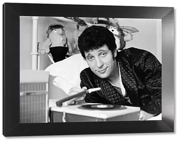 Tom Jones at the London Clinic recovering from a tonsils operation. 15th April 1966
