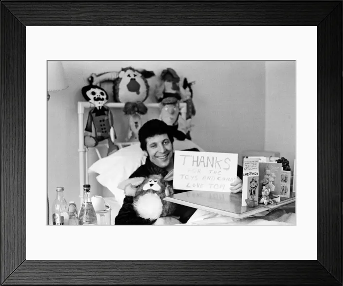 Framed Print : Tom Jones at the London Clinic recovering from a tonsils operation. 15th April 1966 Framed Print : Tom Jones at the London Clinic recovering from a tonsils operation. 15th April 1966