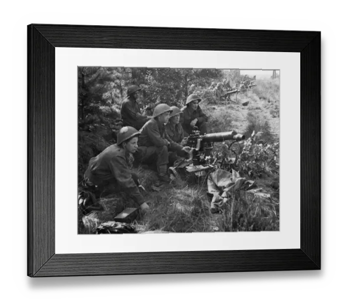 Framed Print : The Battle of Arnhem - The second army has already linked up with the one isolated Framed Print : The Battle of Arnhem - The second army has already linked up with the one isolated